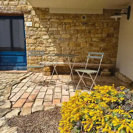 La Stradella Vacanze Apartment *